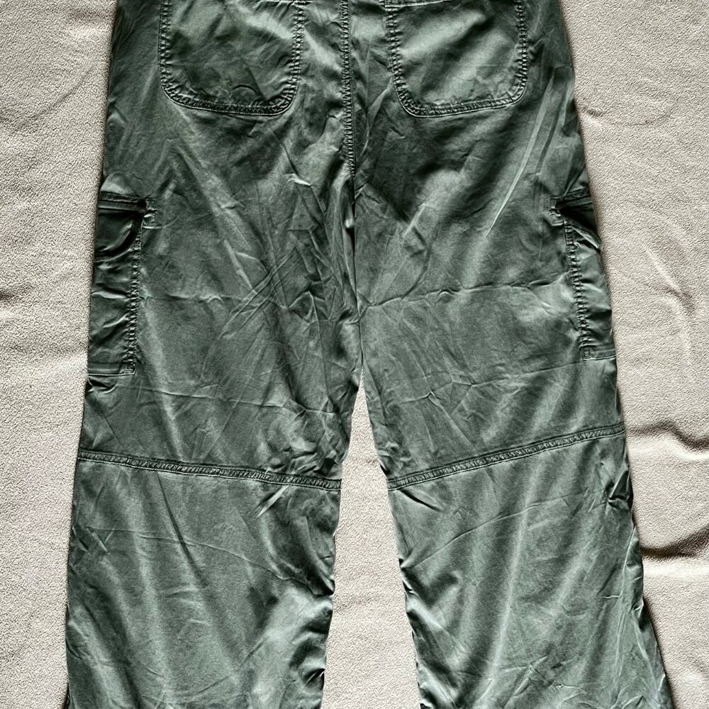 American Eagle - Olive Green Baggy Wide Leg Cargo Pants (NWT) - Picture 10 of 11